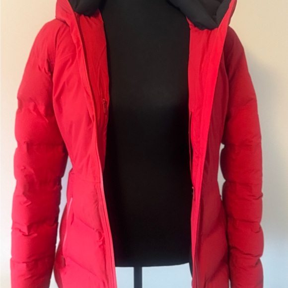 Lululemon Short Winter Down-Filled Coat – Vibrant Red - Picture 4 of 8